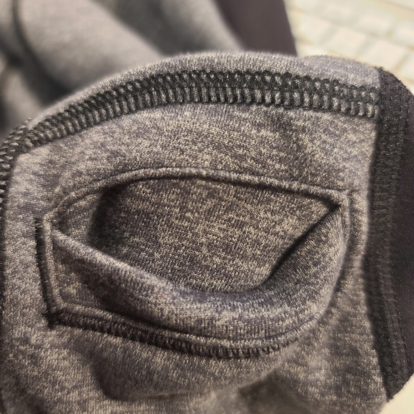 Lululemon reversible 1/2 zip - Picture 5 of 5